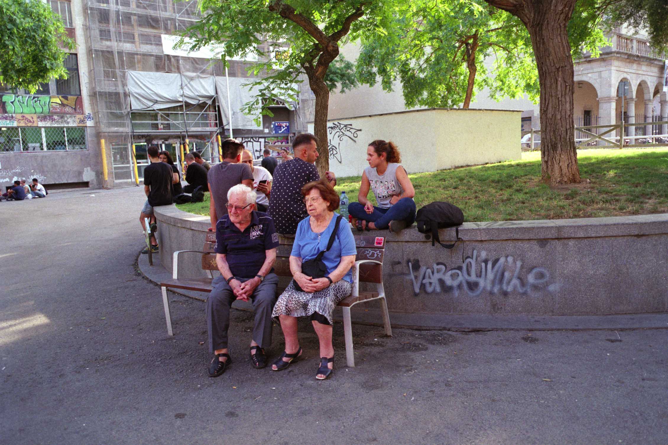 Barcelona, parejas, plaza Castilla